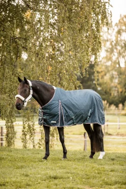 * Leighton Teens Collection Ulkoloimi Logopainatuksella, 200 G Urban Chic