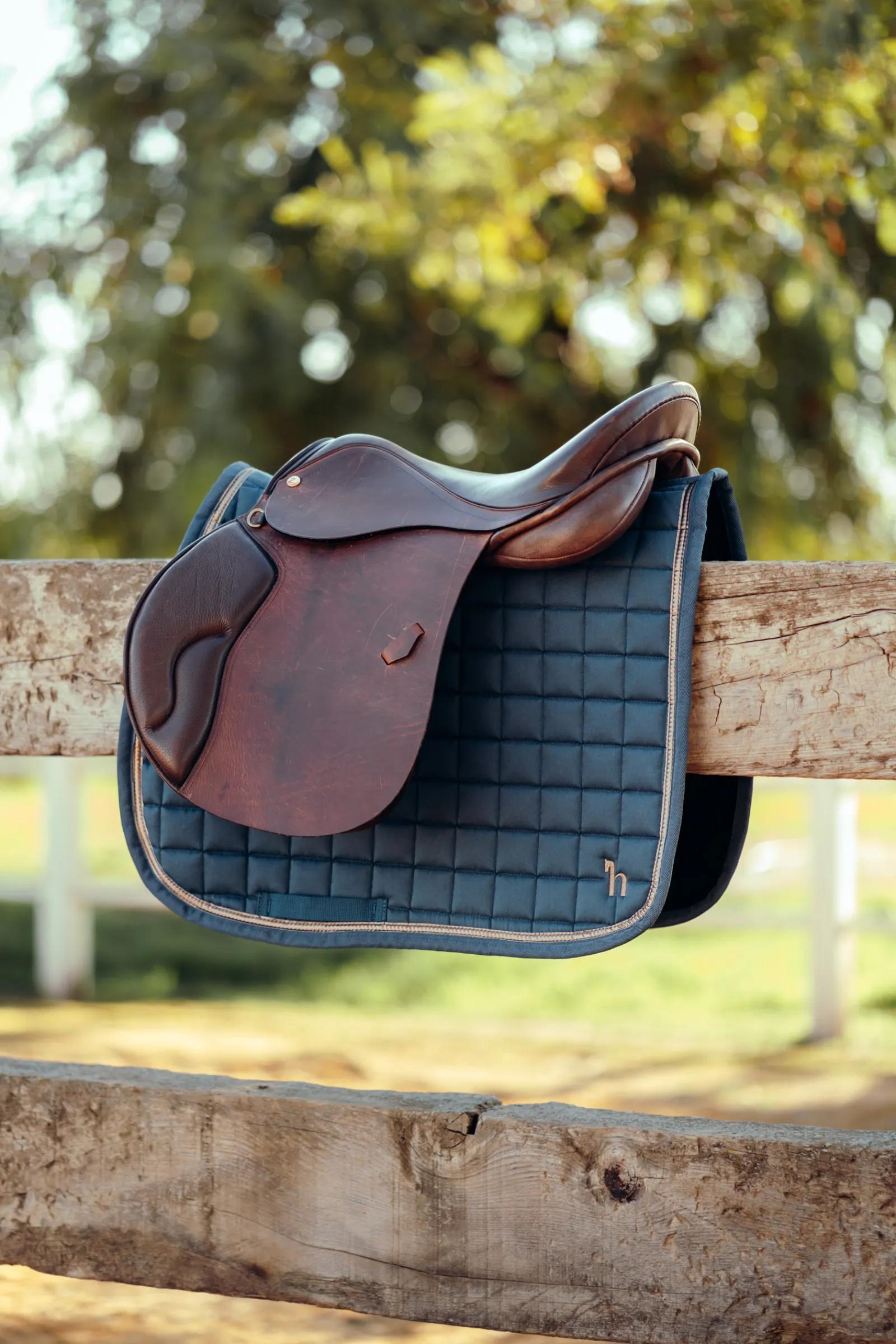 Hot * Munich Yleissatulahuopa Metallinvarisilla Yksityiskohdilla Reflecting Pond Blue