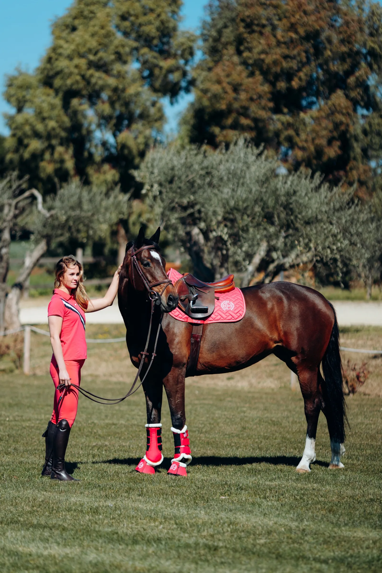 * Oslo Hivutussuojat Tekoturkiksella Rouge Red