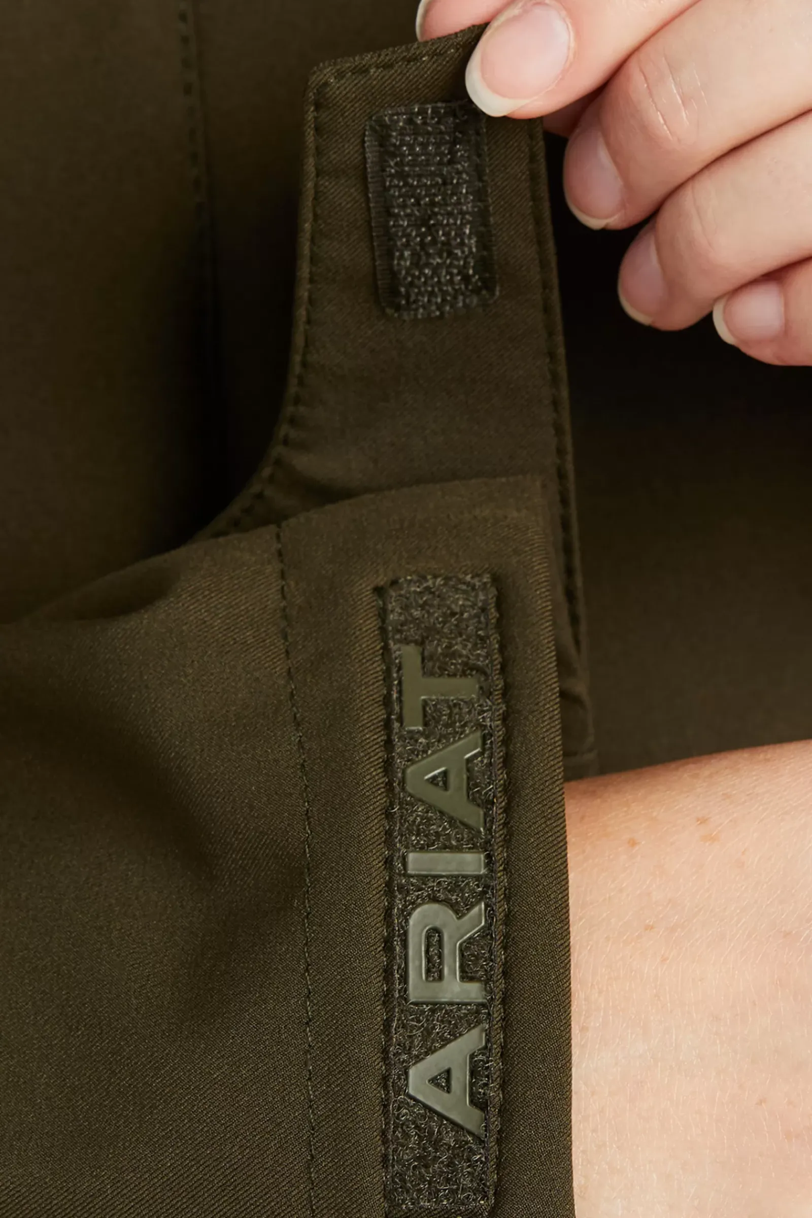 * Rory Naisten Ratsastussadetakki & Sadehousut