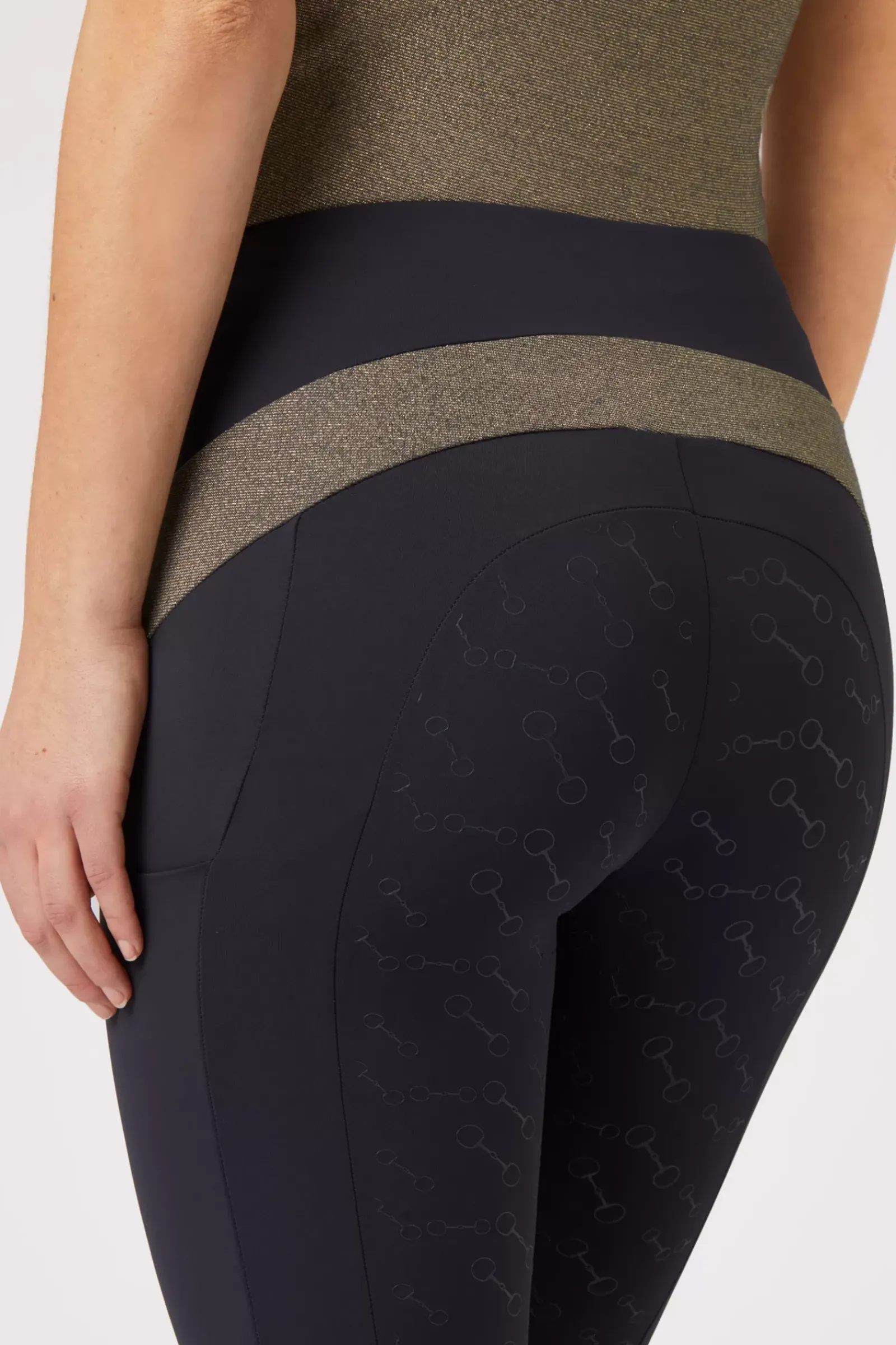 * Sagira Naisten Kokopaikkaiset Ratsastusleggingsit Silikonipainatuksilla Ja Kullanvarisilla Yksityiskohdilla