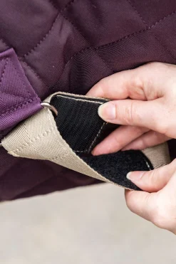 New horseware Amigo Stable Plus Med Disc Talliloimi Irrotettavalla Kaulakappaleella, 200 G Fig/Navy/Tan